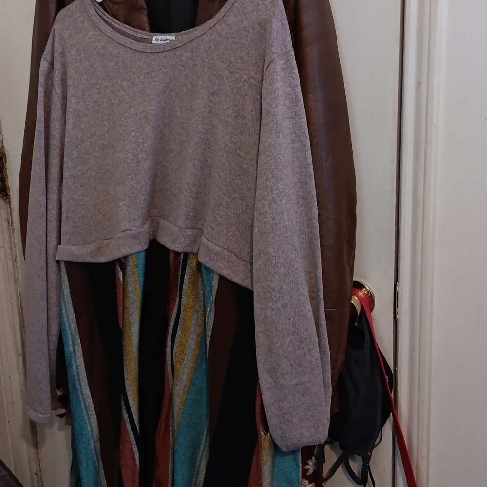 EGY CALIFORNIA  SZ 2XL You  could wear it as a DRESS OR TOP w/ leggings.